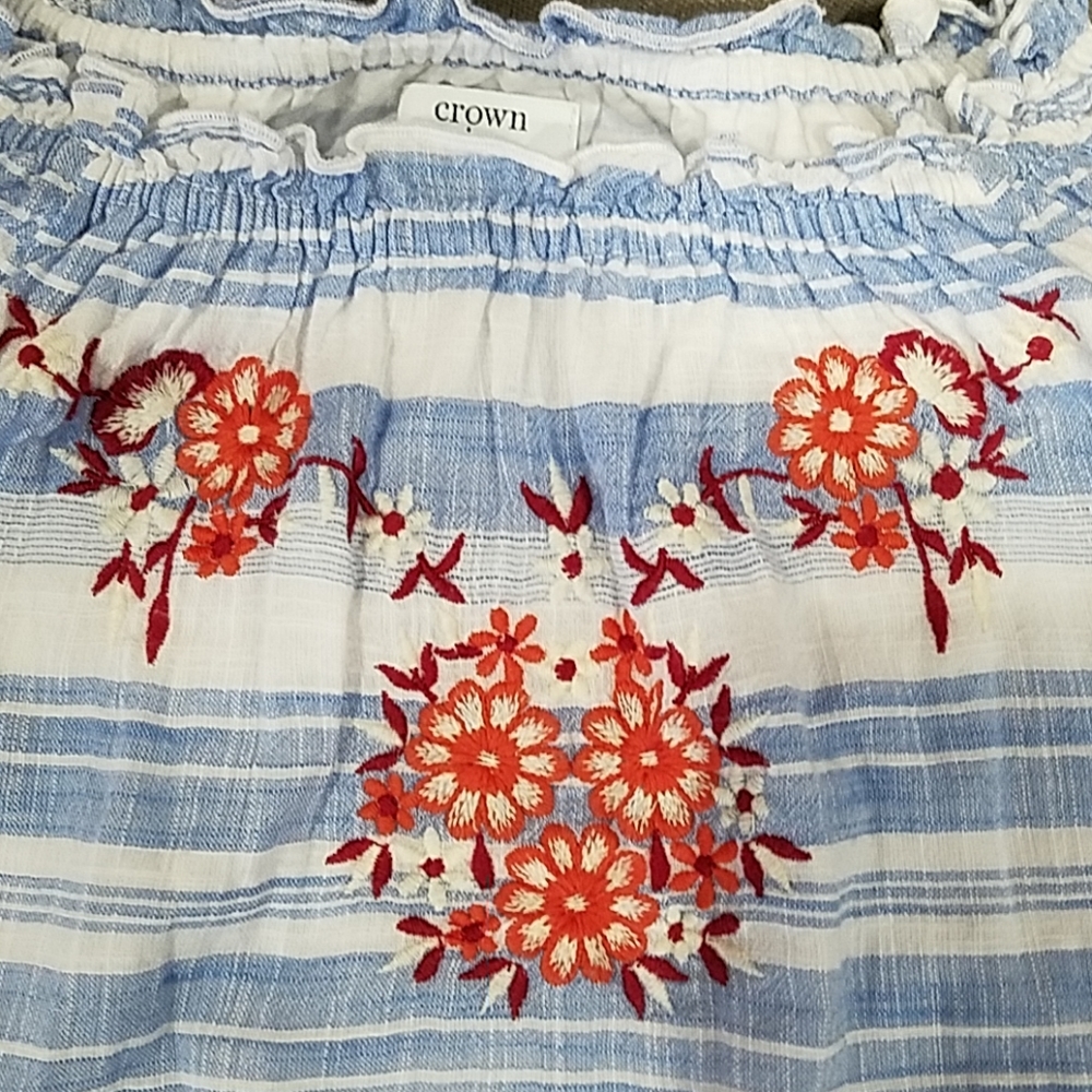 GUC Crown & Ivy Girls Embroidered Top L - Picture 2 of 7